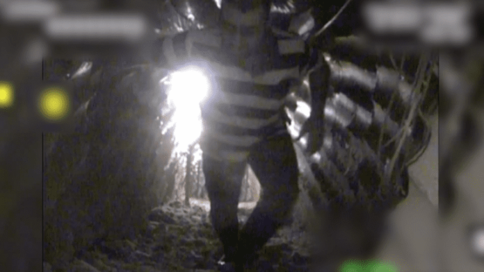 2018-12-05-Hizbolla-tunnel-768x432 En Hizbollah-terrorist blev filmet inde i en angrebstunnel nedgravet fra Libanon og ind til Israel. Tunnelen blev ødelagt. (Foto: IDF)