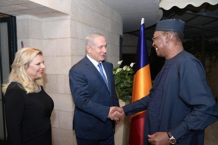 Chad-besøk-696x464 Benjamin Netanyaho tog imod Chads præsident Idriss Déby i Jerusalem i november 2018 (Foto: Amos Ben Gershom/Flickr)