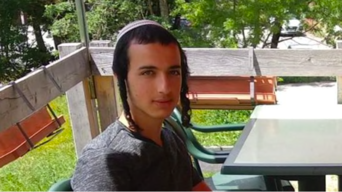 Venner og familie beskriver 19 årige Dvir Sorek som en god ung mand som elskede at skrive digte og synge. (Foto privat)