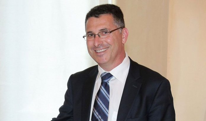 Gideon Sa'ar har tidligere været minister i Netanyahos regeringer. Han er nu en af premierministerens rivaler i Likud.